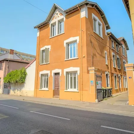 Spacieux T3 Moderne Avec Parking, Ecully