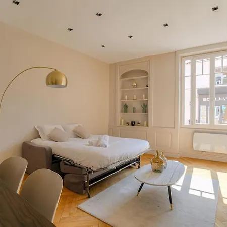 Apartment Spacieux T3 Moderne Avec Parking, *