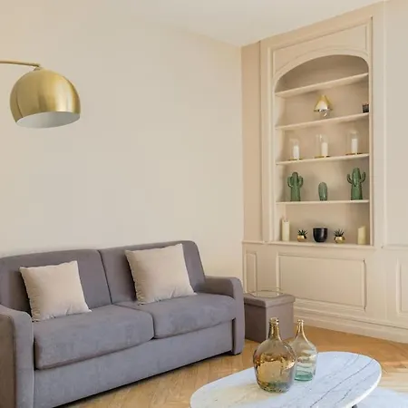 Apartment Spacieux T3 Moderne Avec Parking, Ecully